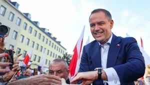 "Jeździ pan w drugim wagonie". Nawrocki uderzył w Tuska