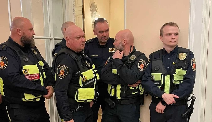 Strażnicy miejscy podczas sesji Rady Miasta Warszawa