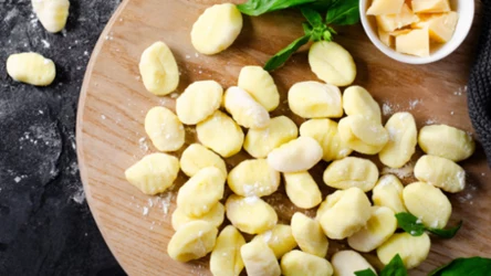 Schupfnudeln, gnocchi czy kopytka? O trzech wersjach tej samej ziemniaczanej kluski
