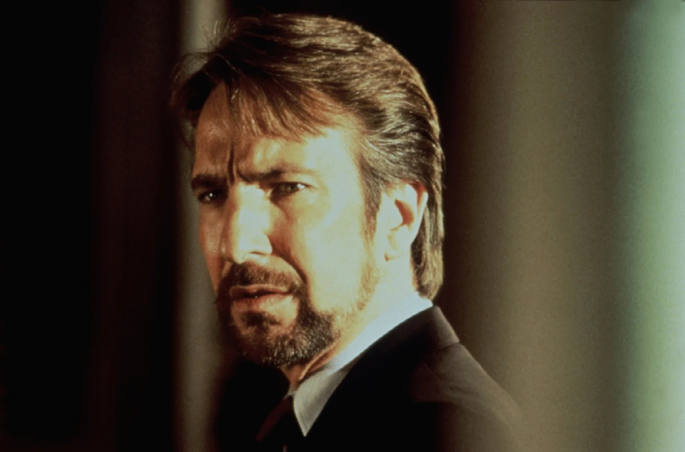 Alan Rickman w filmie "Szklana pułapka"