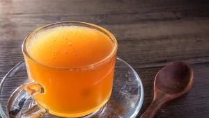 Ten domowy kolagen zrobisz z dwóch składników. Na długo zachowasz młody wygląd i zaoszczędzisz pieniądze