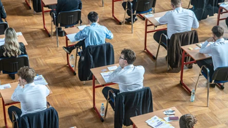 Arkusze CKE i rozwiązania z matury rozszerzonej 2025 z geografii 