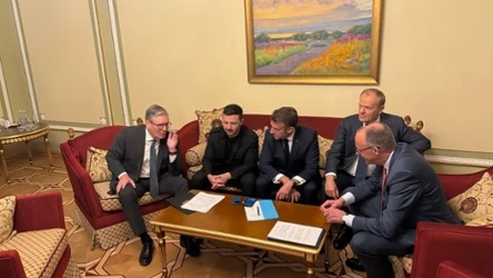 Liderzy "koalicji chętnych" podczas spotkania z prezydentem Wołodymyrem Zełenskim w Kijowie na początku maja