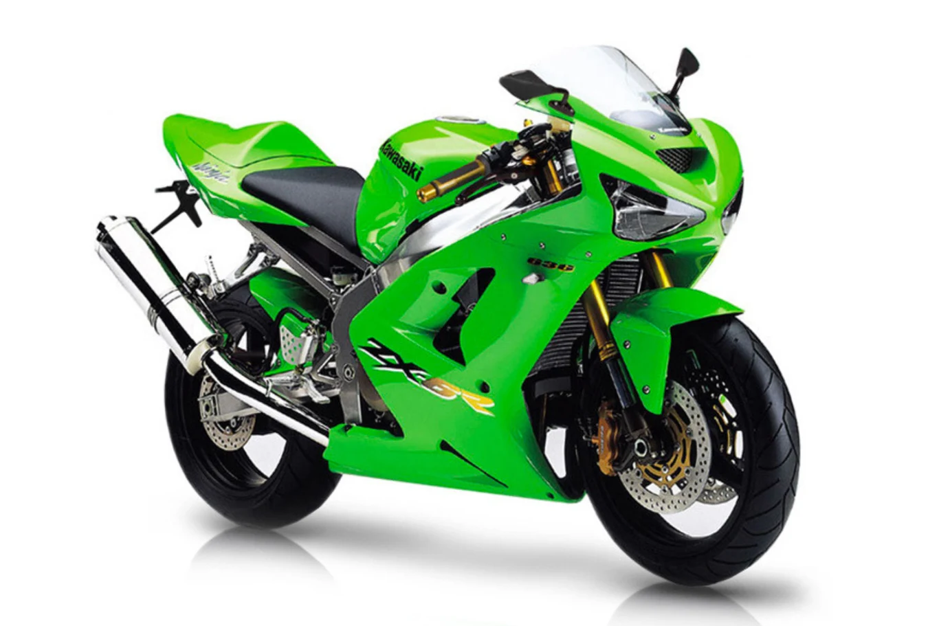 Zielony motocykl sportowy Kawasaki ZX-6R z aerodynamicznymi liniami i agresywnym wyglądem, przeznaczony do szybkiej jazdy. Widoczny z boku z wyrazistymi, czarnymi i srebrnymi akcentami.
