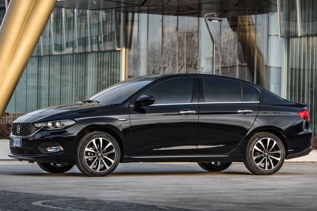 Fiat Tipo zniknął z polskiej oferty. Ale w Czechach wciąż można go dostać. I to z silnikiem Diesla. Fiat Tipo zniknął z polskiej oferty. Ale w Czechach wciąż można go dostać. I to z silnikiem Diesla.