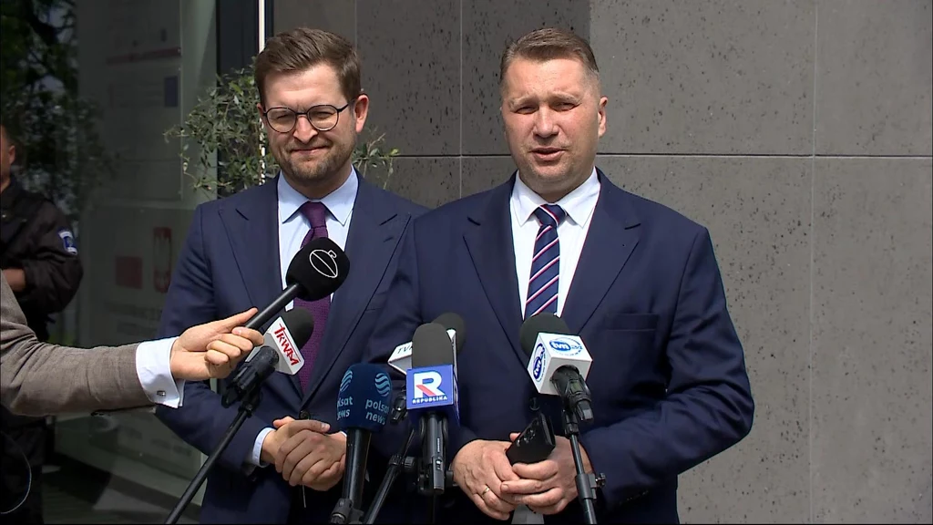 Politycy PiS próbowali wejść do siedziby NASK Politycy PiS próbowali wejść do siedziby NASK