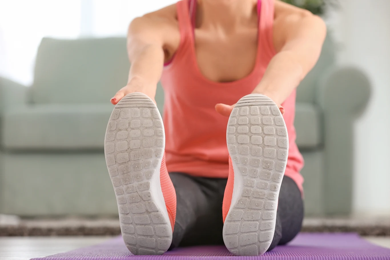 Jeśli marzysz o płaskim brzuchu, wykonuj ćwiczenie vacuum regularnie. Podziękuje ci również kręgosłup Jeśli marzysz o płaskim brzuchu, wykonuj ćwiczenie vacuum regularnie. Podziękuje ci również kręgosłup