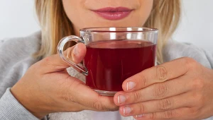 Pomaga schudnąć, zmniejsza obrzęki, wspiera a wątrobę, zmniejsza ryzyko miażdżycy. Pij raz dziennie