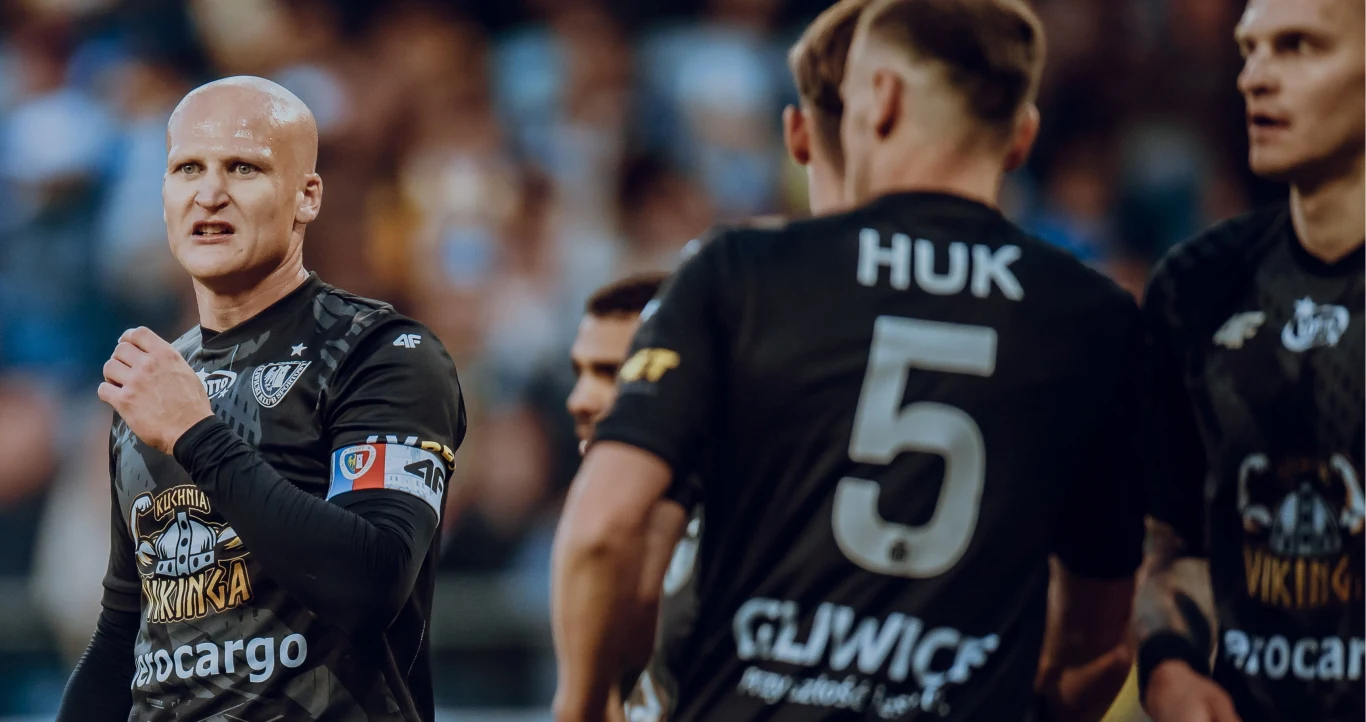Piłkarze Piasta Gliwice do sezonu 2025/26 przystąpią już pod wodzą nowego szkoleniowca Piłkarze Piasta Gliwice do sezonu 2025/26 przystąpią już pod wodzą nowego szkoleniowca