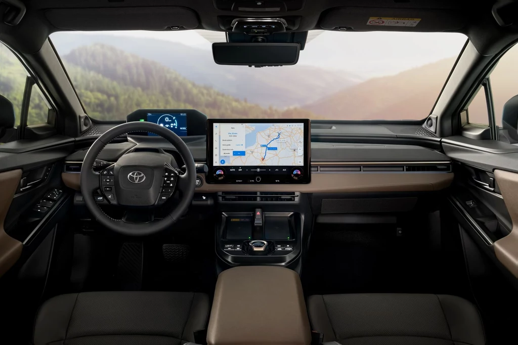 Centralnym punktem Toyoty bZ4X Touring będzie 14-calowy ekran multimediów. Centralnym punktem Toyoty bZ4X Touring będzie 14-calowy ekran multimediów.