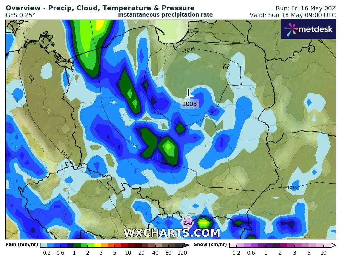 Pogoda w niedzielę nie poprawi się. Znów nie zabraknie deszczu i burz Prognoza pogody dla Europy Środkowej z zaznaczonymi obszarami opadów deszczu. Różne odcienie niebieskiego symbolizują intensywność opadów, a izobary wskazują ciśnienie atmosferyczne. W lewym górnym rogu logo metdesk.