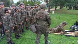 "Wakacje z wojskiem” to ogólnopolski program realizowany przez Ministerstwo Obrony Narodowej.