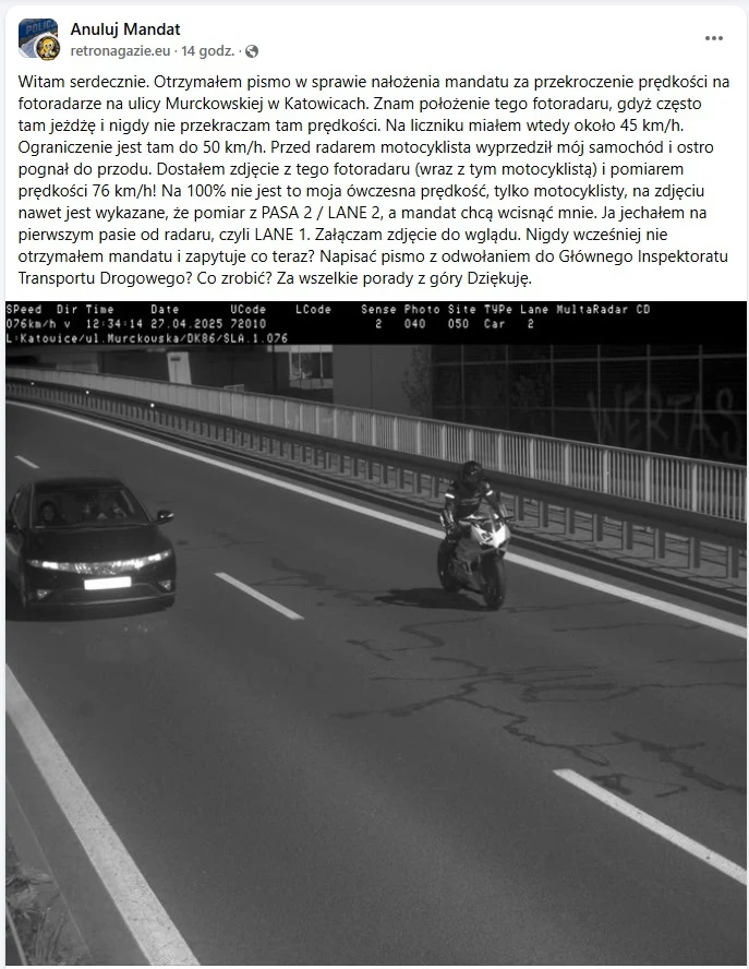 Pewien internauta poprosił o pomoc z odwołaniem się od mandatu, który według niego należał się innemu kierującemu / fot. facebook.com/Anuluj Mandat Motorowerzysta porusza się lewym pasem drogi obok samochodu, w pobliżu fotoradaru. Zdjęcie wykonane w czasie nocnym, z widocznymi danymi dotyczącymi pomiaru prędkości.