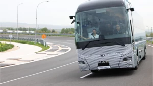 Nadjeżdża w pełni elektryczny autokar. Główny problem nadal nierozwiązany