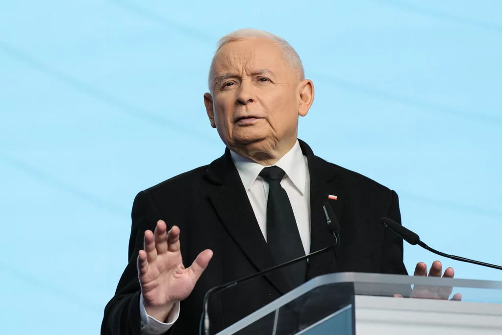 Prezes PiS Jarosław Kaczyński podczas konferencji prasowej Prezes PiS Jarosław Kaczyński podczas konferencji prasowej