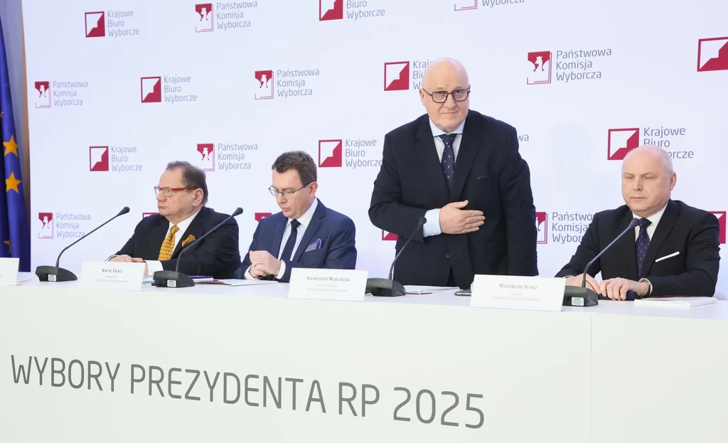 Pierwsza konferencja PKW w dniu wyborów Pierwsza konferencja PKW w dniu wyborów