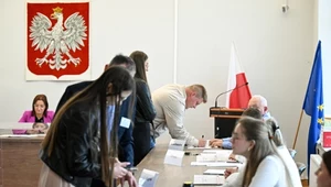 Wybory prezydenckie 2025. Wyniki exit poll. Ilu Polaków poszło do urn?