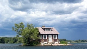 To najmniejsza wyspa na świecie. Zaskakuje pod wieloma względami