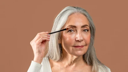 Jak malować oczy z opadającą powieką?