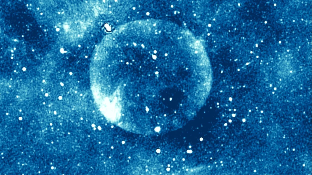 Astronomowie odkryli idealną bańkę w kosmosie. Nie wiadomo jak powstała Astronomowie odkryli idealną bańkę w kosmosie. Nie wiadomo jak powstała