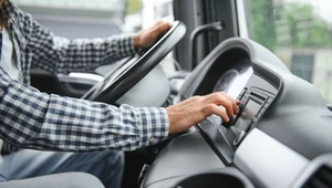 75 kierowców musi wrócić do domu. Nie umieli obsłużyć tabletu