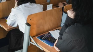 Matury 2025 prawie na finiszu. Dziś egzamin z fizyki. Jak wygląda arkusz?