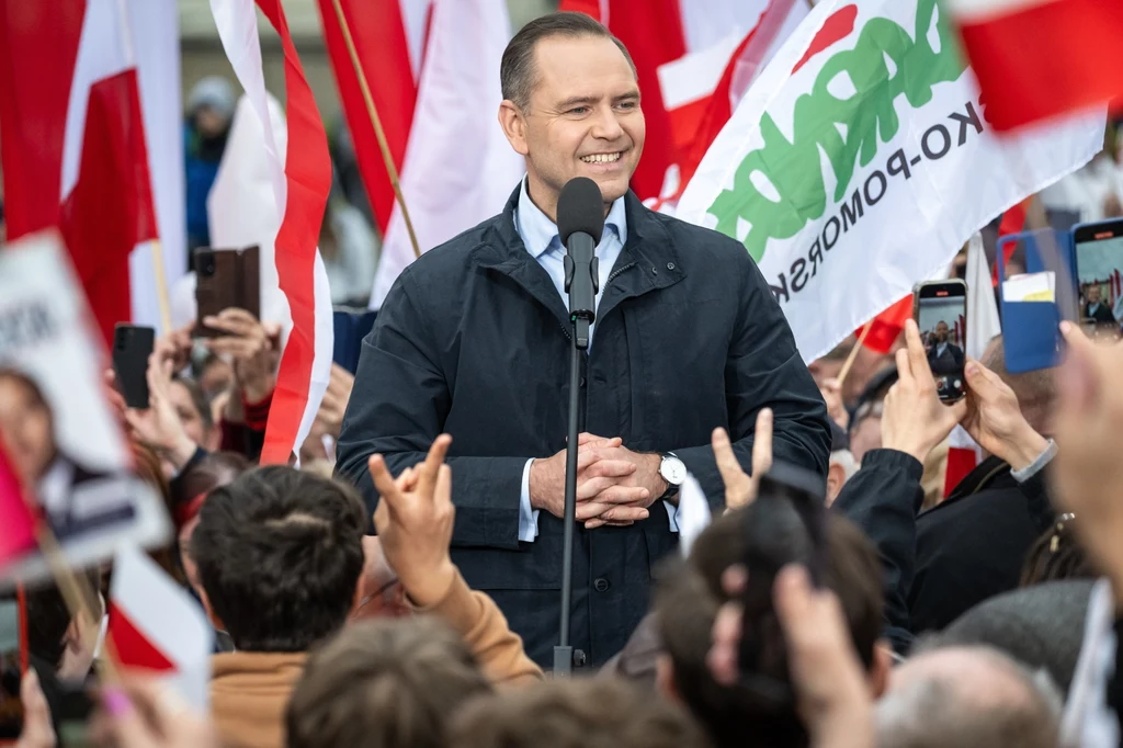 Wybory prezydenckie 2025. Karol Nawrocki podczas spotkania z mieszkańcami w Bydgoszczy Wybory prezydenckie 2025. Karol Nawrocki podczas spotkania z mieszkańcami w Bydgoszczy