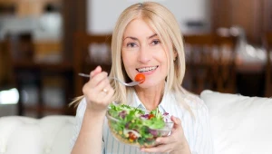 Chcesz być fit po 40-tce? Te produkty muszą zniknąć z twojej diety 