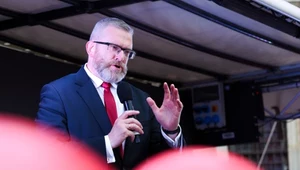 Braun stawia warunki. Zadał Trzaskowskiemu i Nawrockiemu siedem pytań