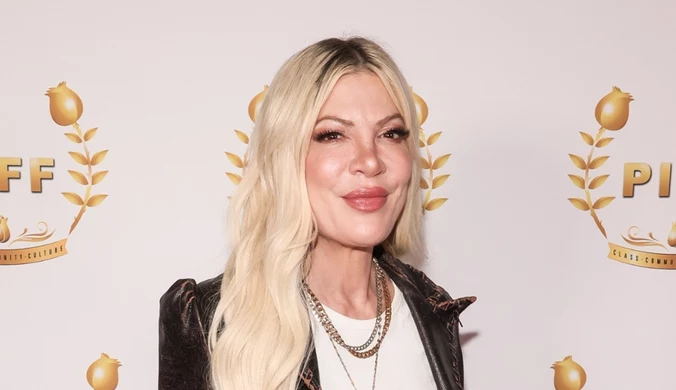 Tori Spelling regularnie przypomina fanom swoją kultową rolę w "Beverly Hills 90210"