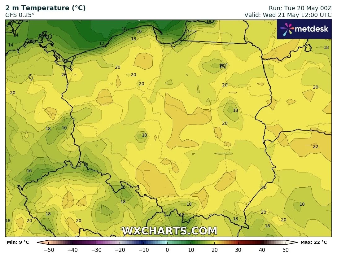 Mapa temperatury na obszarze Polski pokazująca rozkład wartości temperatury na poziomie 2 metrów nad ziemią. Temperatury wahają się od 9°C do 22°C, a mapa zawiera również datę oraz informacje o grubości siatki pomiarowej.