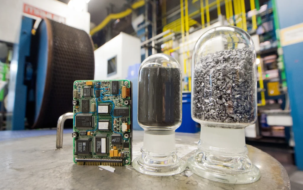 Chińskie ograniczenia na eksport metali ziem rzadkich, m.in. itru, wpływają na światową gospodarkę. Zdj. ilustracyjne. Chińskie ograniczenia na eksport metali ziem rzadkich, m.in. itru, wpływają na światową gospodarkę. Zdj. ilustracyjne.