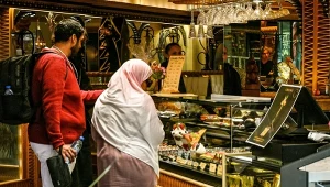 Mieszkańcy państw arabskich upodobali sobie Zakopane. Niektórzy uważają, że "wypierają" klientów krajowych i europejskich. 