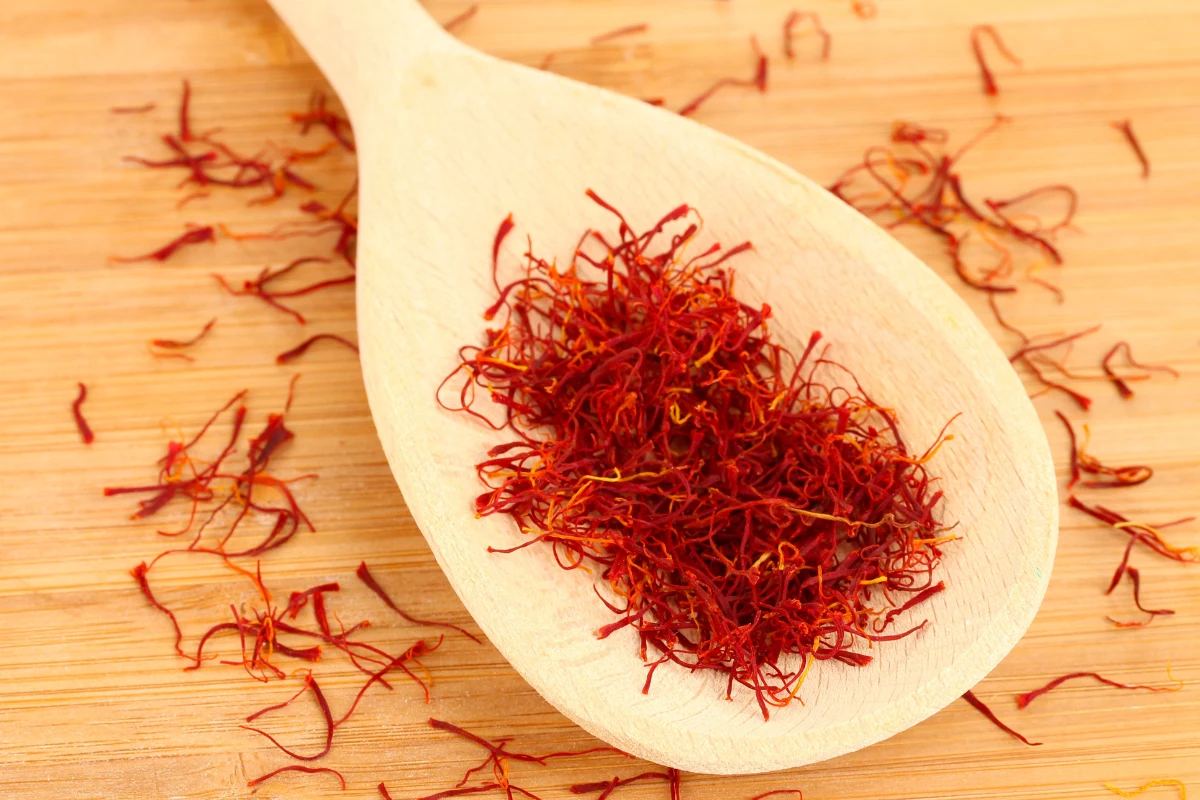 Rano do szklanki wody dodaj kilka nitek. Pobudzisz jelita, obniżysz cholesterol Rano do szklanki wody dodaj kilka nitek. Pobudzisz jelita, obniżysz cholesterol