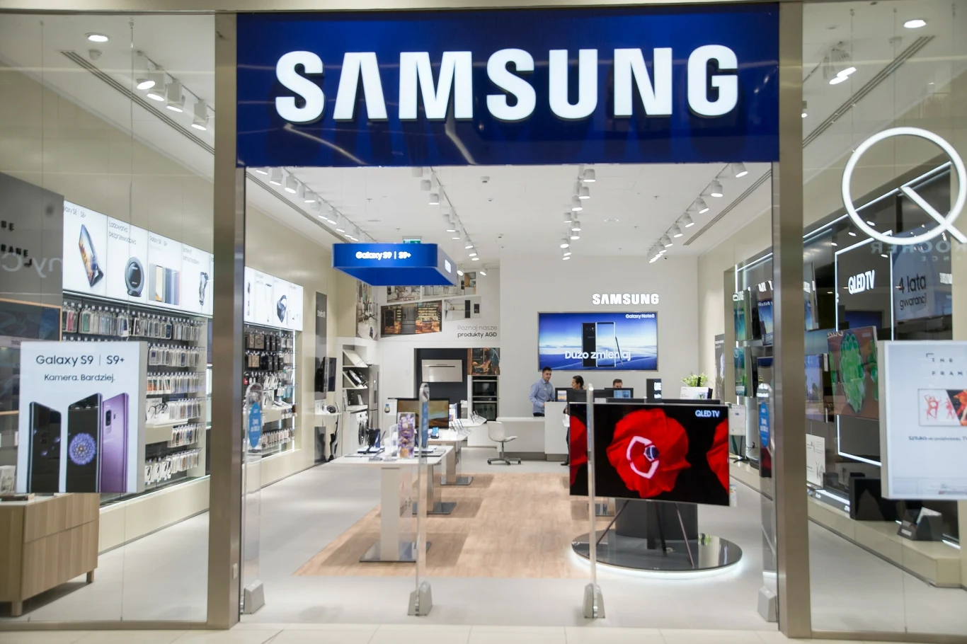 Sklepy Samsunga w Polsce mają mieć nowego właściciela. Podpisano list intencyjny Sklepy Samsunga w Polsce mają mieć nowego właściciela. Podpisano list intencyjny