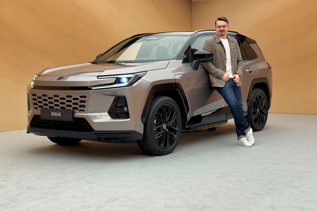 Nowa Toyota RAV4 dostępna będzie w wersji hybrydowej i jako hybryda plug-in Nowa Toyota RAV4 dostępna będzie w wersji hybrydowej i jako hybryda plug-in