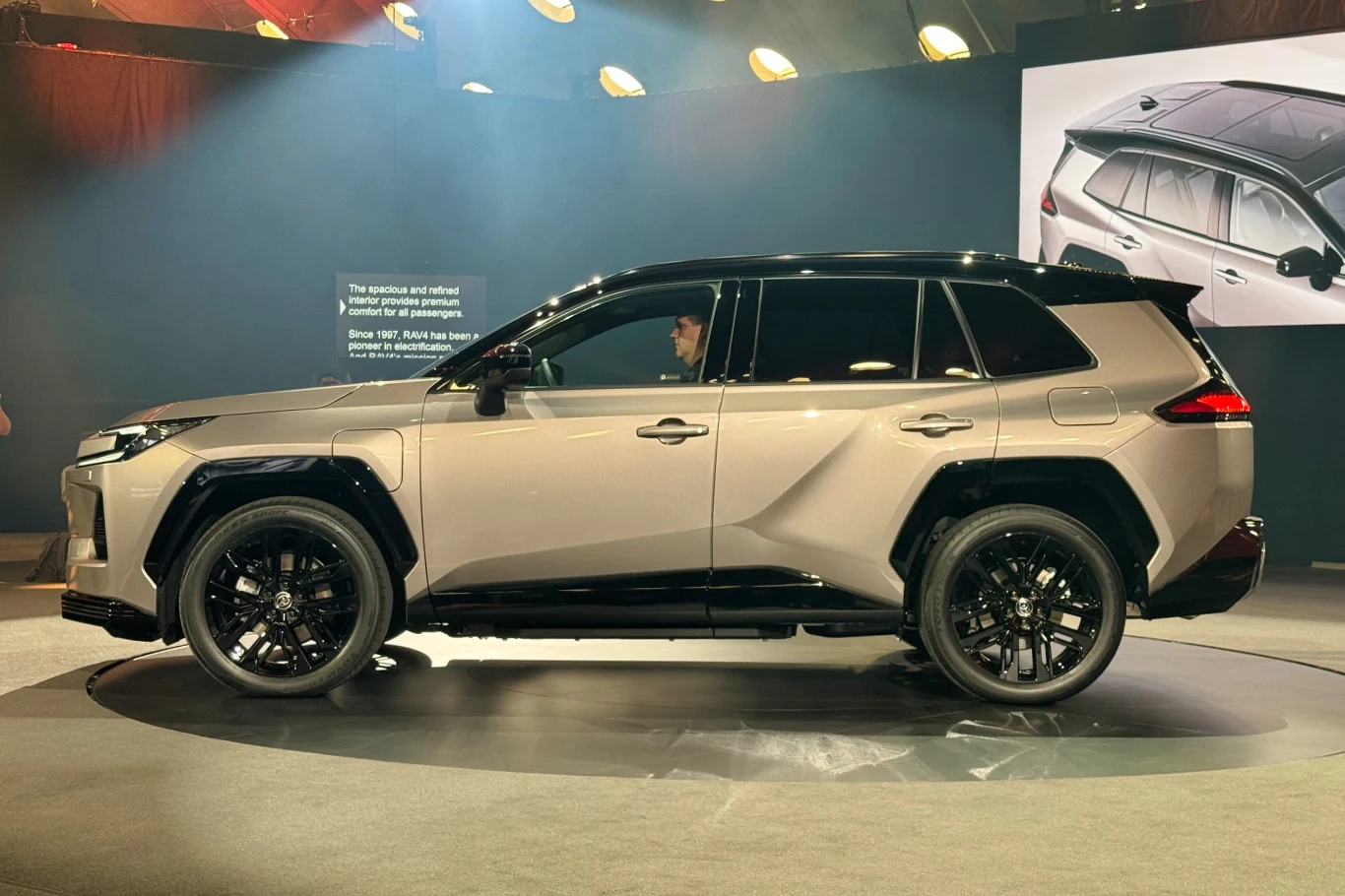 Nowa Toyota RAV4 powstała na tej samej platformie co poprzednik