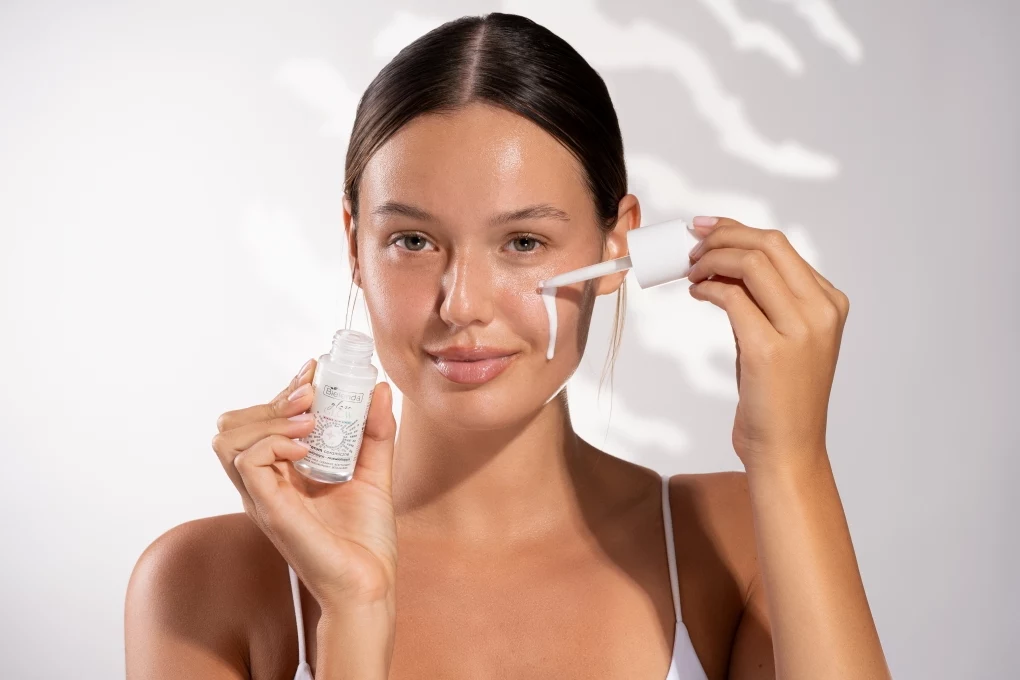 Serum nawilżające – must-have w pielęgnacji twarzy Serum nawilżające – must-have w pielęgnacji twarzy
