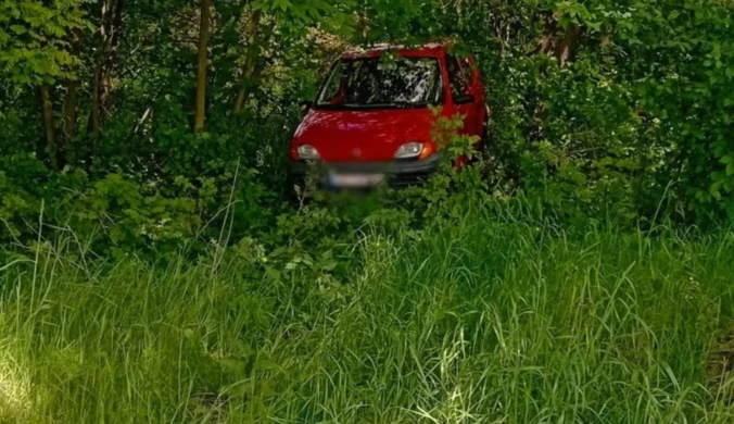 "Skradzione" Seicento szybko się odnalazło, a kierujący przypomniał sobie o ważnym szczególe.