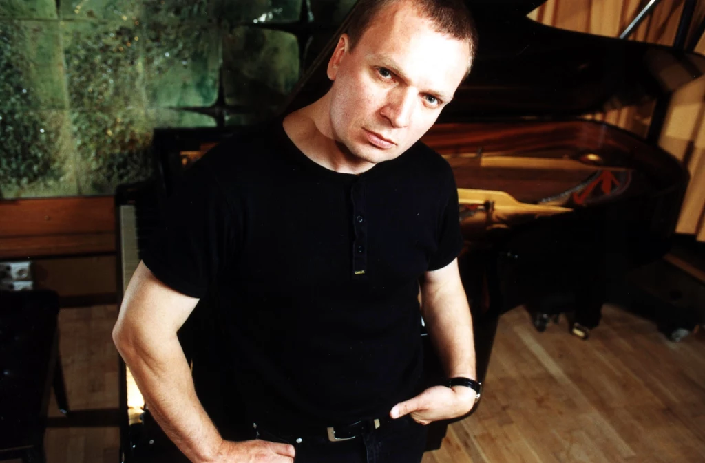 Grzegorz Ciechowski zmarł 22 grudnia 2001 r. w wieku 44 lat Grzegorz Ciechowski zmarł 22 grudnia 2001 r. w wieku 44 lat