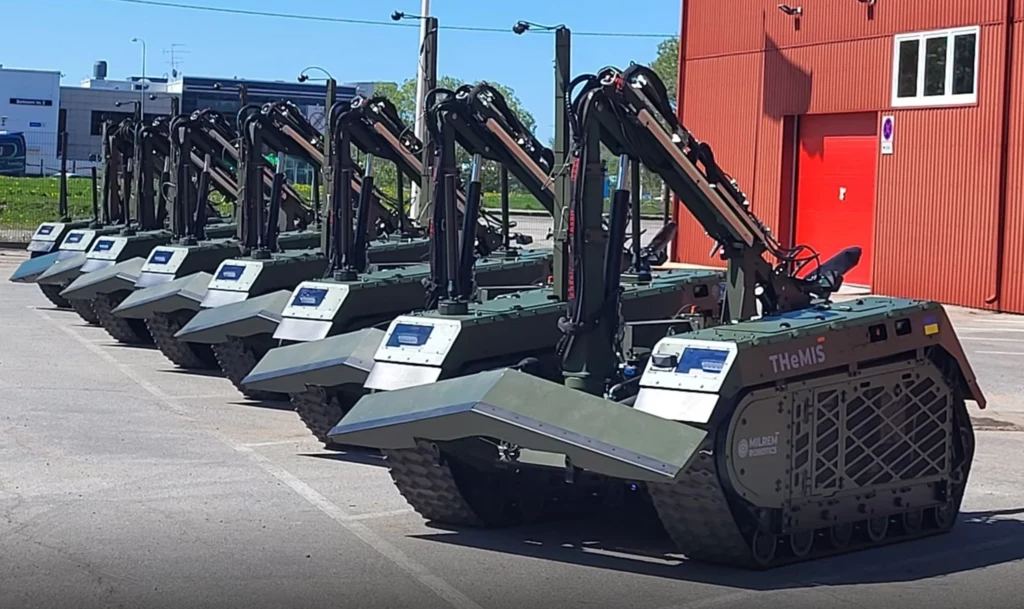 Roboty rozminują Ukrainę. Francji sfinansuje 6 systemów ROCUS na bazie platformy THeMIS Roboty rozminują Ukrainę. Francji sfinansuje 6 systemów ROCUS na bazie platformy THeMIS