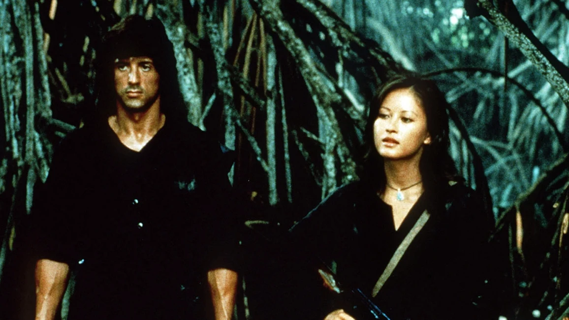 Sylvester Stallone i Julie Nickson w filmie "Rambo II" Sylvester Stallone i Julie Nickson w filmie "Rambo II"