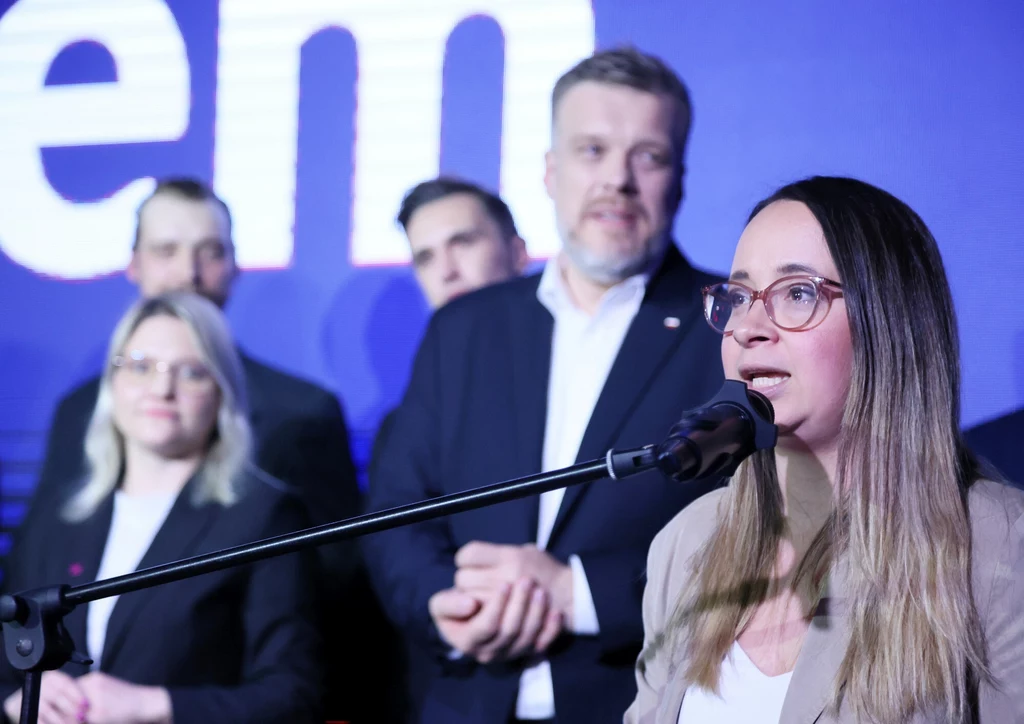 Marcelina Zawisza zareagowała na doniesienia dot. Adriana Zandbergaw Marcelina Zawisza zareagowała na doniesienia dot. Adriana Zandbergaw
