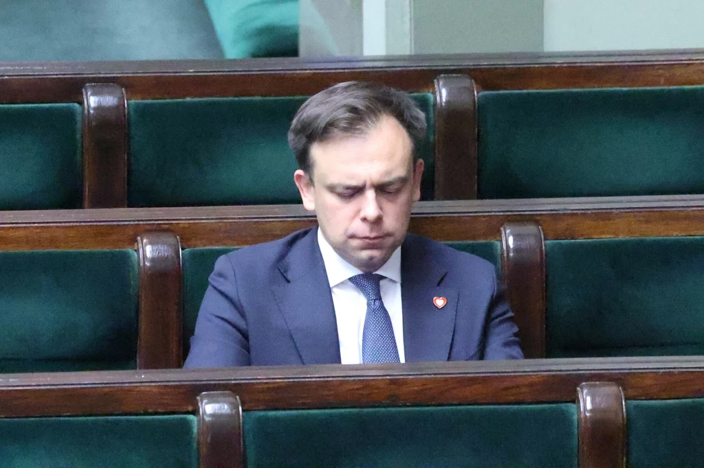 Dług Polski puchnie w oczach. Minister finansów Andrzej Domański ma o czym myśleć
