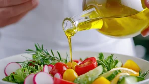 Właściwy sposób odżywiania ma realną moc łagodzenia objawów menstruacyjnych i zapobiegania niedoborom