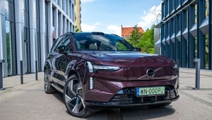 Volvo EX90 ma zasięg 500 km. Skórzaną tapicerkę zastąpił materiał z odzysku
