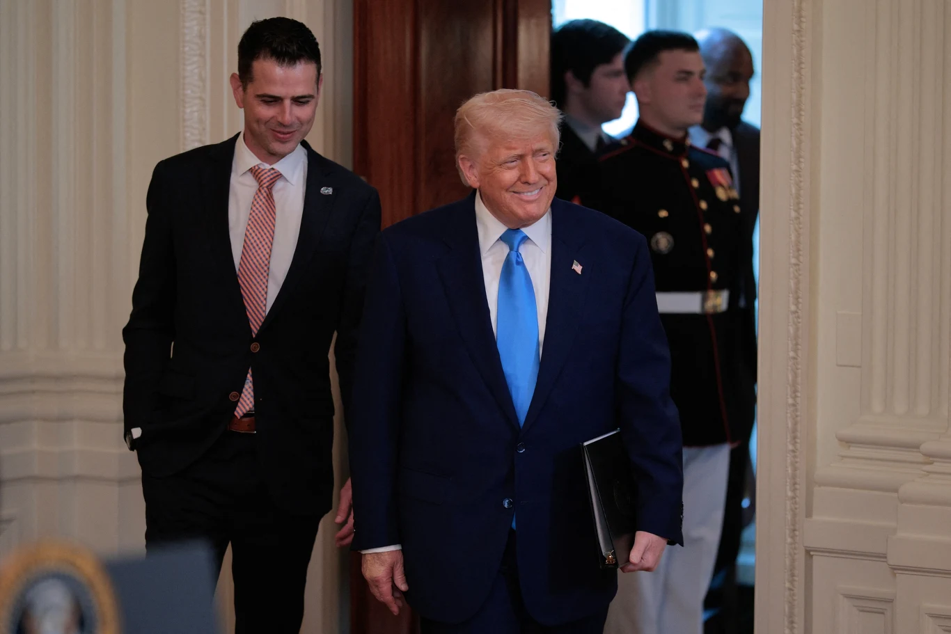 Obniżka podatków w USA. Projekt Trumpa z poparciem większości Obniżka podatków w USA. Projekt Trumpa z poparciem większości