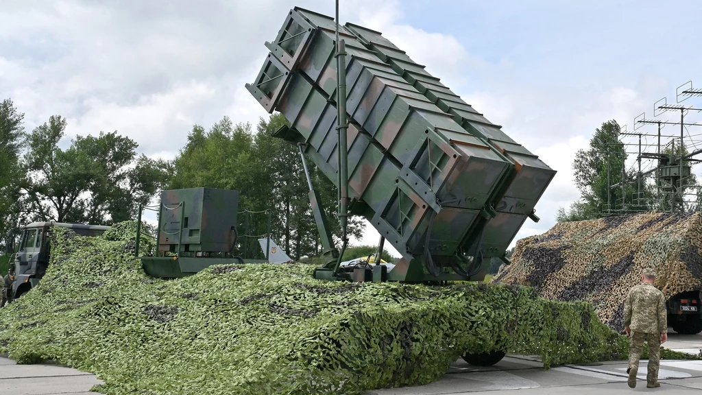 Rosyjski Iskander uderzył w makietę amerykańskiego systemu Patriot Rosyjski Iskander uderzył w makietę amerykańskiego systemu Patriot