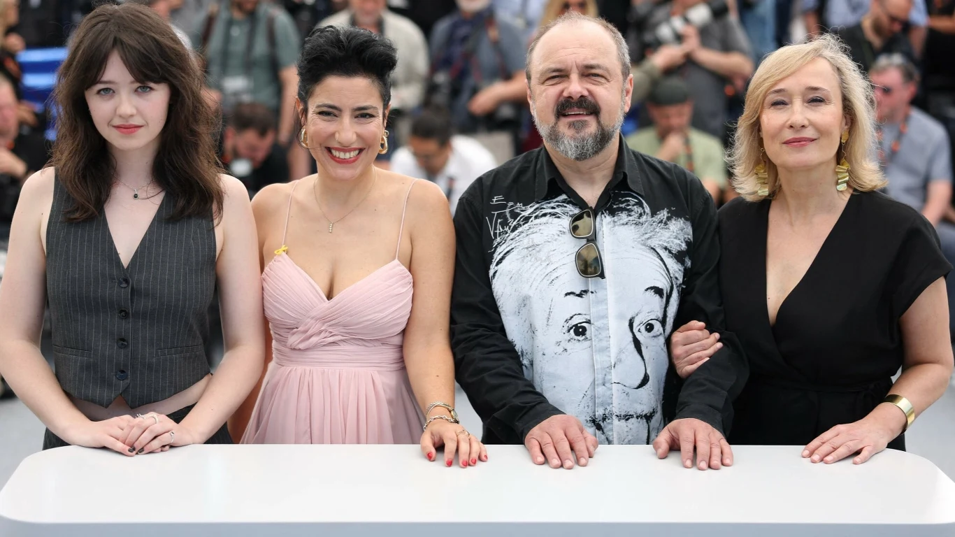 Kasia Katarzyna Lubik, Or Sinai, Arkadiusz Jakubik i Dominika Bednarczyk podczas 78. edycji Festiwalu Filmowego w Cannes Kasia Katarzyna Lubik, Or Sinai, Arkadiusz Jakubik i Dominika Bednarczyk podczas 78. edycji Festiwalu Filmowego w Cannes