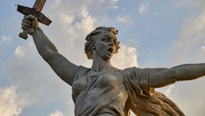 Tajemnicza śmierć rosyjskiego profesora. Zmarł wewnątrz posągu